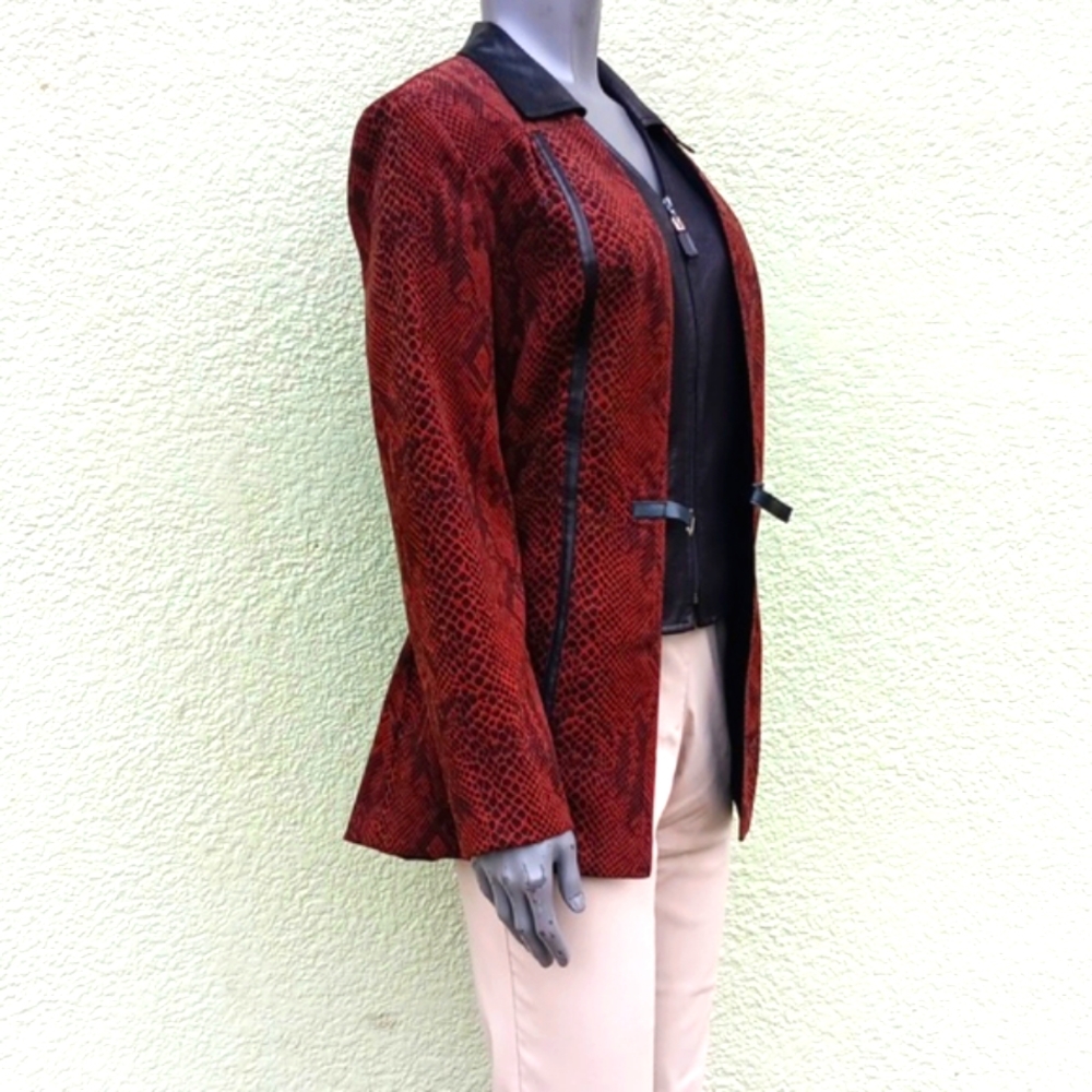 FAROUCHE (CANADA)1980s Vintage (1) PC Repilian Print Fabric W/Faux Leather Trim